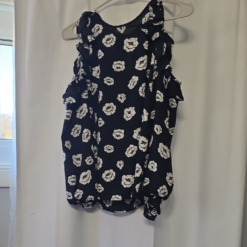 Ann Taylor Black and White Floral Blouse